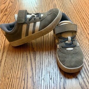 Kids gray and White Adidas Sneakers, size 13.5